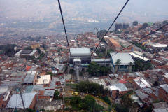 Utsikten mellan station Acevedo och station Arví, Medellín.