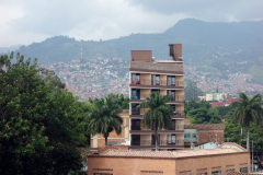 Utsikt från station San Javier, slutstation på linje B från San Antonio, Medellín.