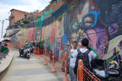 Mario fotograferar Flako, Comuna 13, Medellín.