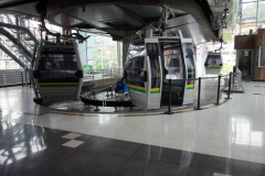 Byte till linbana på Oriente station, Medellín.