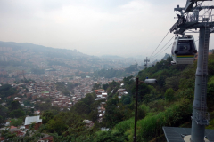 Station Villa Sierra längs linbanelinje Oriente-Villa Sierra (H),  Medellín.