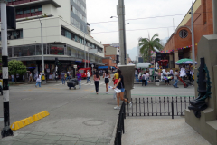 Gatuscen vid Parque San Antonio, Medellín.