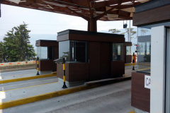Vägtullar längs den nya vägen mellan downtown Medellín och  José María Córdova International Airport.