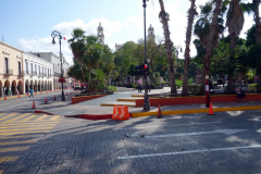 Del av Catedral de Mérida med Plaza Grande till höger i bild, Mérida.