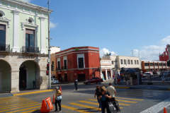 Del av Palacio de Gobierno del Estado de Yucatán till vänster bild, Mérida.