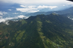 Vy från Summit Air flight SMA401 mellan Katmandu och Lukla.