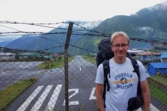 Stefan på Tenzing-Hillary airport, Lukla.