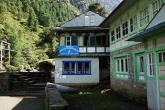 Mountain Kusum Khangaru Lodge And Restaurant i byn Chaurikharka.