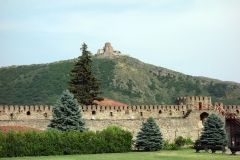 Jvari Monastery från innergården på Svetitskhoveli Cathedral, Mtskheta.