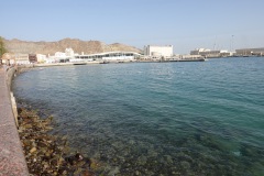 Det kristallklara vattnet längs cornichen, Mutrah.