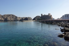 Vattnet vid Al Mirani Fort, gamla Muskat.