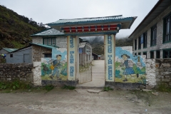 Skolan i Khumjung som byggdes av Sir Edmund Hillary år 1961.