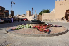 En khanjar vid entrén till Nizwa Fort, Nizwa.