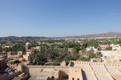 Utsikten från Nizwa Fort över Nizwa och Hajar-bergen.