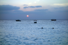 Förutom den vackraste stranden på ön får man även vackra solnedgångar på köpet på den västra sidan av Nungwi, Unguja.