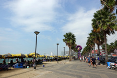 Strandpromenaden längs Pattaya Beach, Pattaya.