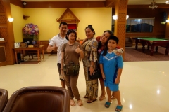 Mina vänner från Bangkok som hälsade på mig i Pattaya. Från vänster, Ae, Look​pad, Ing, Cha och Kim. Sabai Inn, Pattaya.