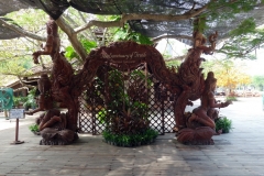 Träskulptur nära huvudattraktionen, Sanctuary Of Truth, Pattaya.
