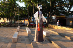 Skelettfigur kvar efter firandet av De Dödas Dag, Playa del Carmen.