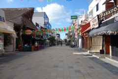 Gatuscen längs Quinta Avenida, Playa del Carmen.