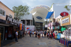 Klädbutik Old Navy beläget i Quinta Avenidas västliga ände, Playa del Carmen.