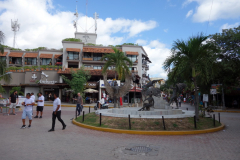 La Fuente Maya, Quinta Avenida, Playa del Carmen.