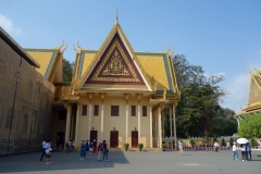 Royal Offices och Napoleon III Pavilion (till vänster i bild under renovering), Royal Palace, Phnom Penh.