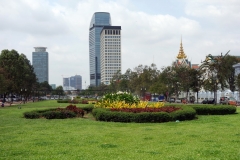 Skyskraporna OCIC Tower (Canadia Bank) till vänster och Vattanac Capital Tower till höger, Phnom Penh.