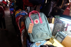 Fejkad Fjällräven Kånken för 15 USD., Russian Market, Phnom Penh.