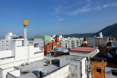 Utsikten från takterrassen, Days Inn By Wyndham, Patong Beach.