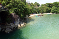 Den lilla stranden efter Patong Beach har tagit slut, Phuket.