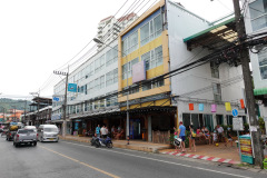 Före detta Crystal Beach Hotel, en bit upp från rondellen längs Patak Road, Karon Beach, Phuket. Här spenderade jag många nätter i början av 90-talet!