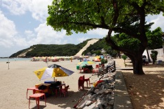 Praia do Ponta Negra med sanddynen Morro do Careca i bakgrunden.