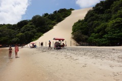Praia do Ponta Negra med sanddynen Morro do Careca i bakgrunden.