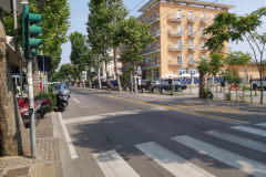 Gatan Viale Regina Elena som går parallellt med stranden ett kvarter från mitt hotell, Rimini.