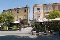 Arkitekturen längs Viale Tiberio, Rimini.