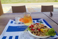 Lunch längs strandpromenaden, Rimini Beach.