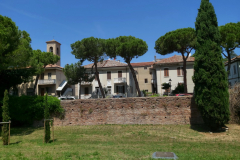 Fina villor kantar promenaden längs Percorso ciclo-pedonale Claudio Ugolini, Rimini.