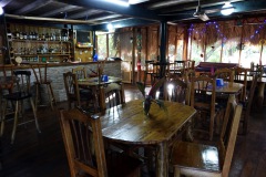 Restaurangen på Hotel Kangaroo, en bit utanför Río Dulce.