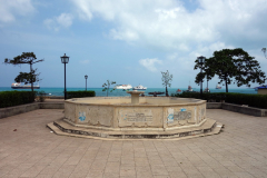 Torrlagd fontän längs strandpromenaden,  Stone Town (Zanzibar Town), Unguja.