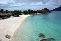Sambawan island med en del av Maripipi i bakgrunden.