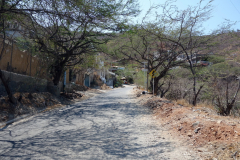 Promenad längs vägen upp från Taganga i riktning mot Santa Marta.