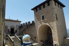 Gatuscen i centrala San Marino.
