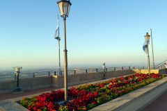 Skymning på utsiktspunkten Piazzale Girolamo Genga, San Marino.