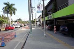 På gatan utanför Terra Bella Hotel Boutique, San Benito, San Salvador.