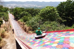 Rutschbanan vid restaurang Picnic Steak House, San Salvador.