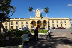 Parque Libertad och stadshuset i Santa Ana.
