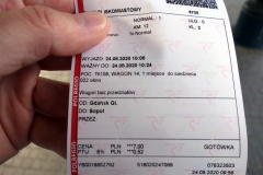 Tågbiljetten för resan mellan Gdańsk och Sopot.