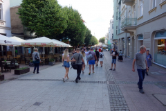 Gatuscen längs huvudgatan Bohaterów Monte Cassino, Sopot.