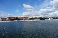 Sopot Beach med Grand Hotel i bakgrunden.